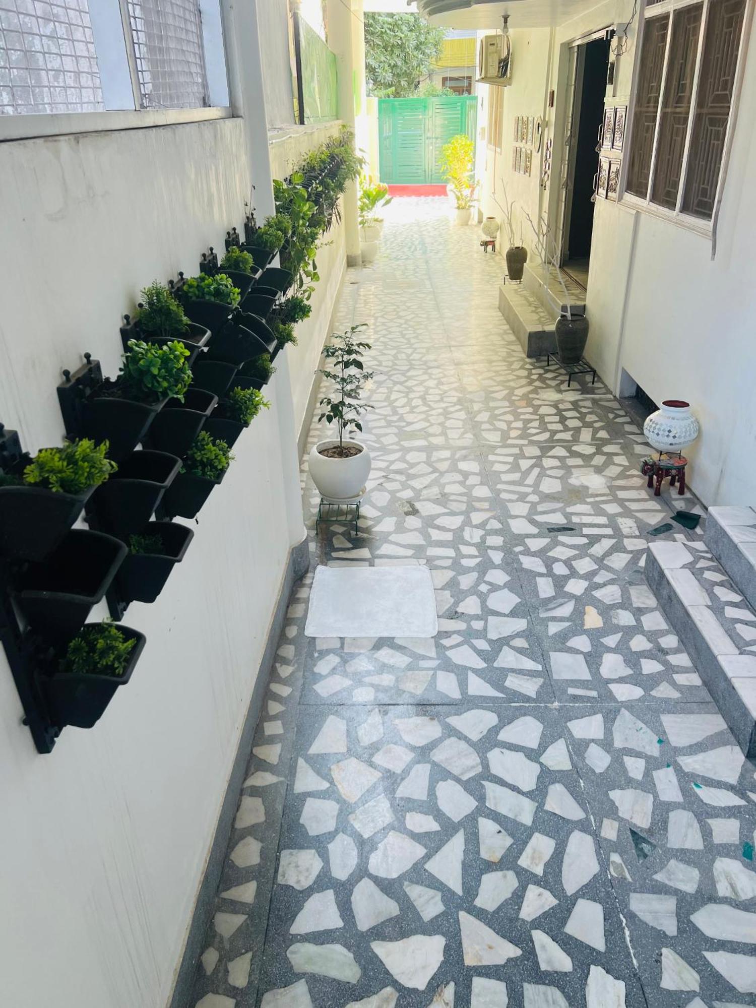 The Nandi International Boutique Homestay Varanasi Exterior photo