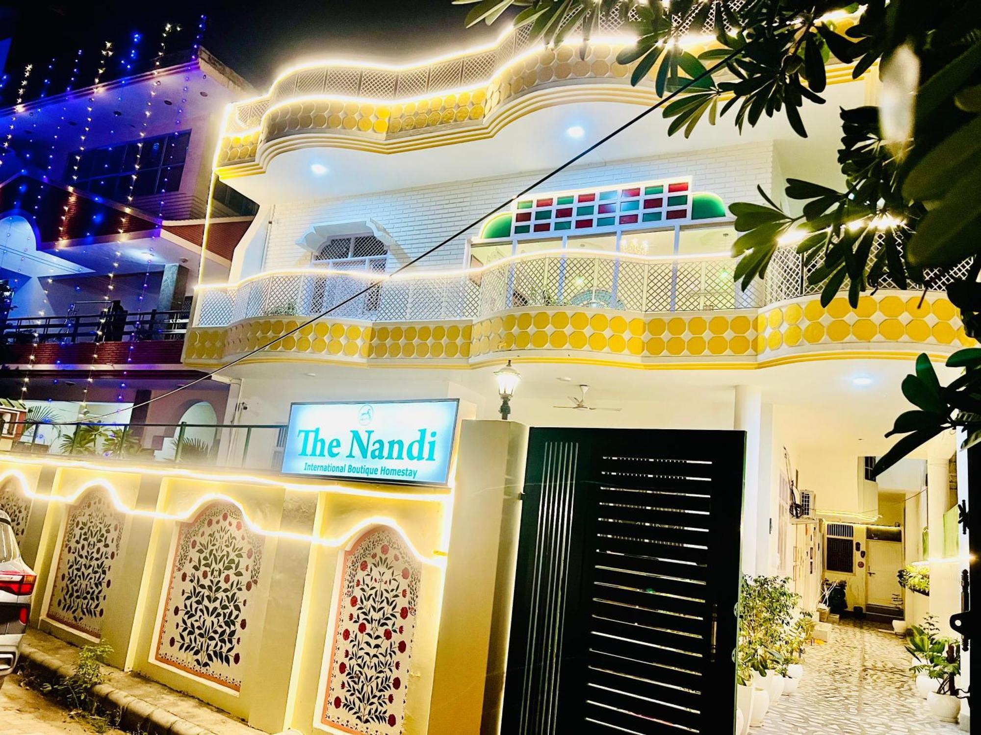 The Nandi International Boutique Homestay Varanasi Exterior photo